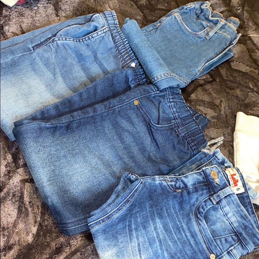4 Pair of Jeans 5T